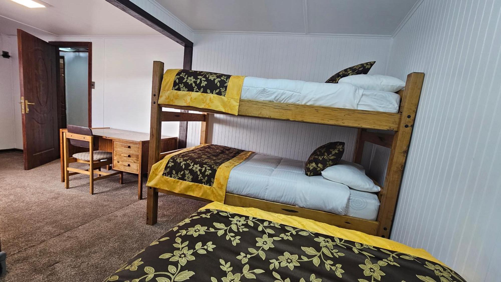 Hotel Forjadores Del Cabo De Hornos Пуерто Уилямс Екстериор снимка